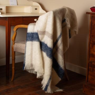 Grand plaid mohair
