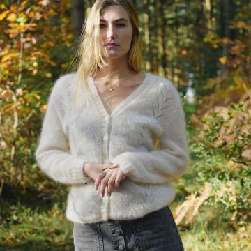 Gilet &eacute;pi tricot main en mohair et soie